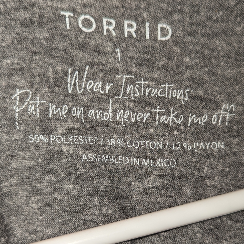 Torrid Lashes tee - Picture 3 of 4